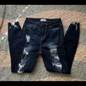 Womens ripped skinny jeans size 5 / 27